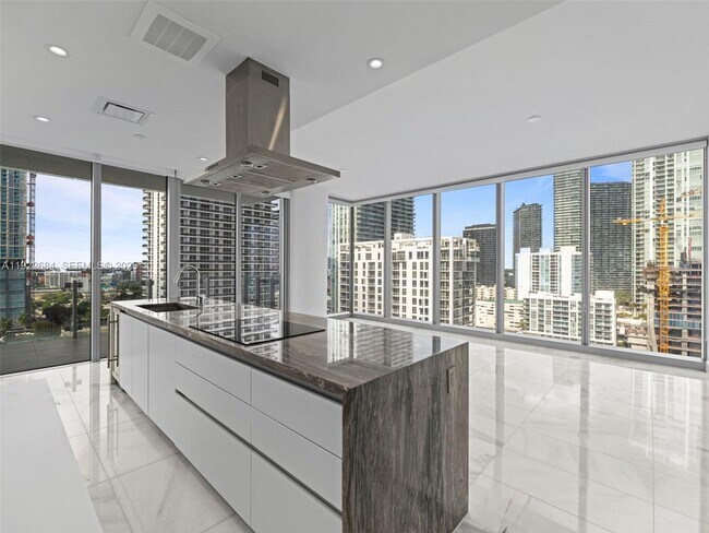 Foto del edificio - 700 NE 26th Terrace