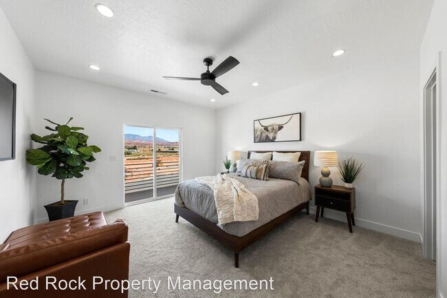 Building Photo - 3 br, 2.5 bath House - 926 Desert Cactus Dr