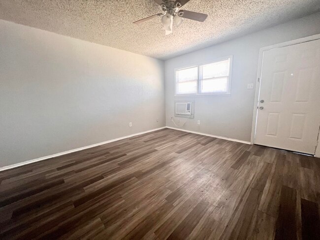 Building Photo - 529 42nd St