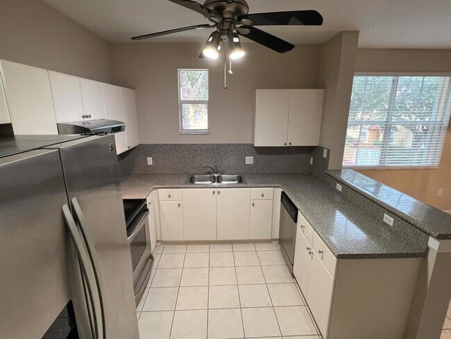 Building Photo - 2123 Shoma Dr