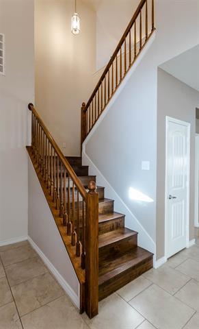 Building Photo - 720 Hardwood Dr