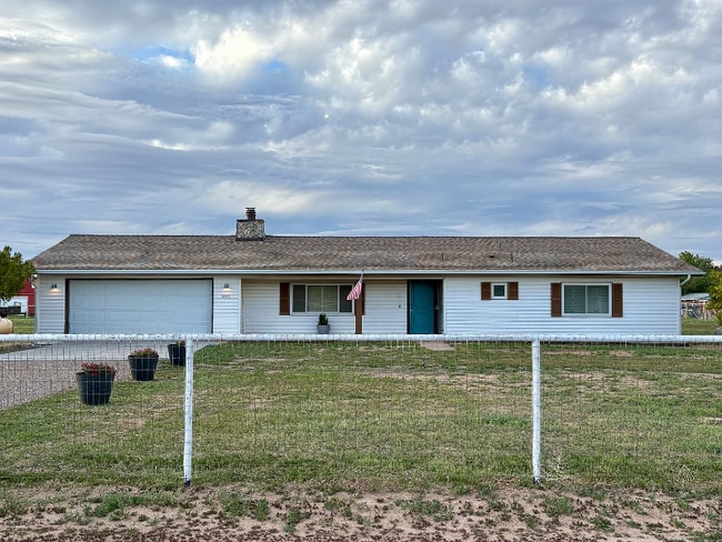 Building Photo - 1440 E New York Pl