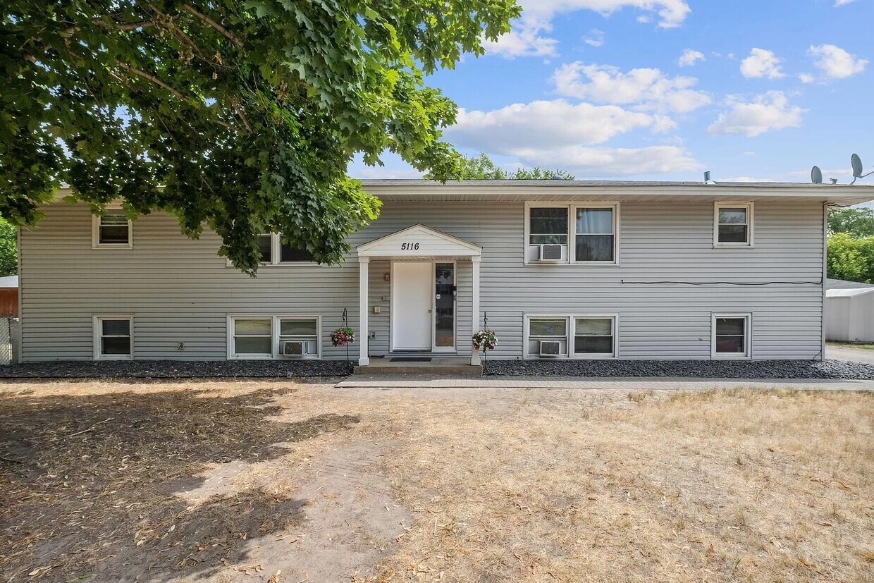 Primary Photo - 5116 Edgewood Ave N