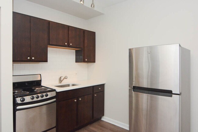 Foto del edificio - 1627 N Humboldt Blvd