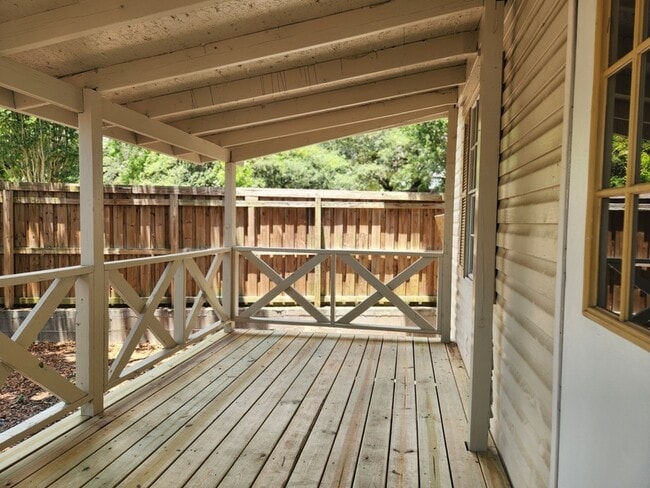 Building Photo - 117 Beach Dr
