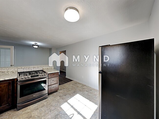 Building Photo - 3 br, 2 bath House - 2439 Silver King Dr