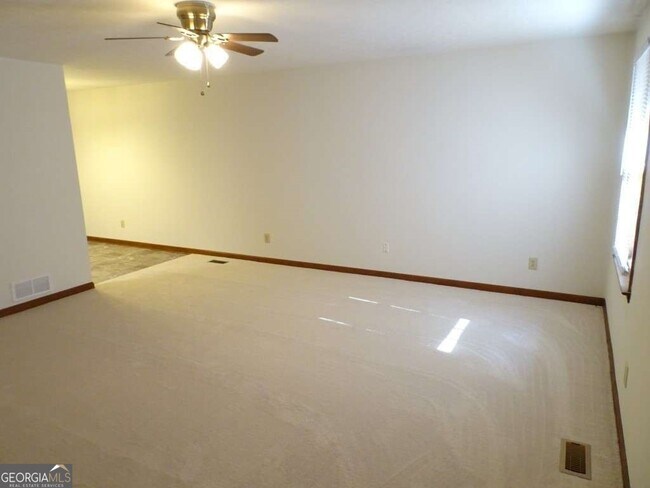 Building Photo - 524 Millard Farmer Rd