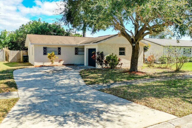 Building Photo - Coming Soon! - Beautifully Renovated 3-Bed...