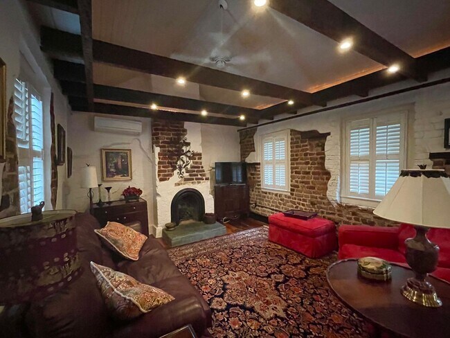 Foto del edificio - Charming fully furnished one bedroom condo...