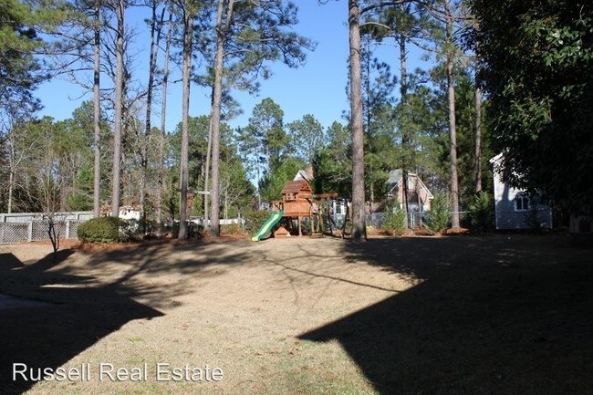 Building Photo - 2082 Loganberry Dr