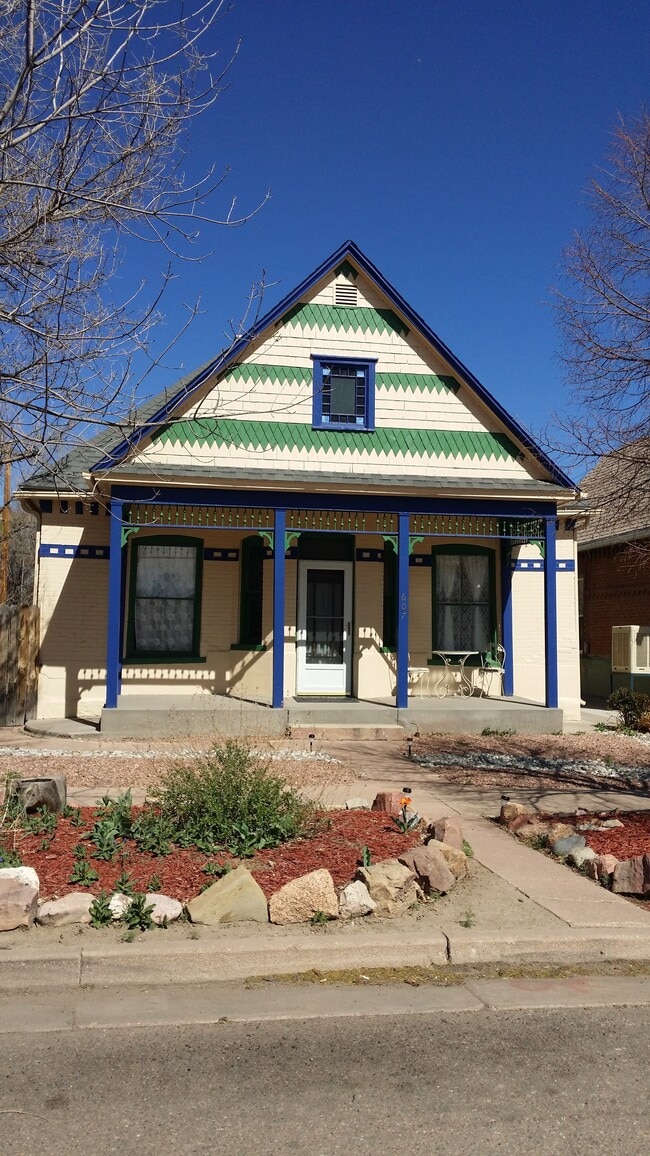607 Harrison Ave