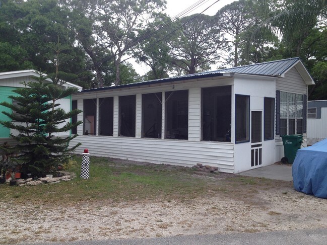 Building Photo - Hibiscus Mobile Haven