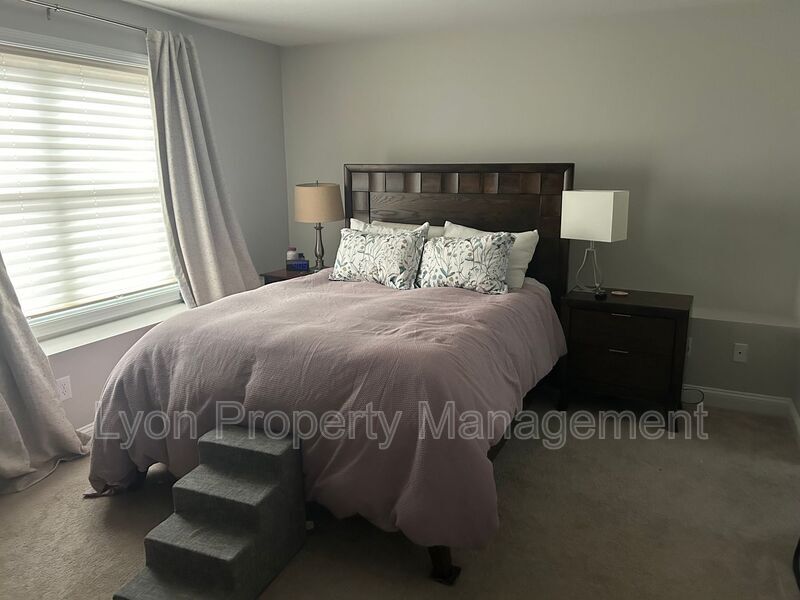 Building Photo - 115 Coburn St