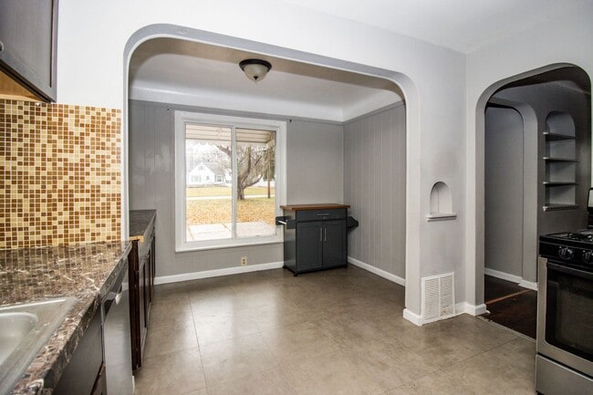 Foto del edificio - 11702 Ridge Rd