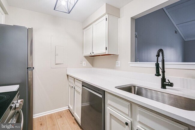 Foto del edificio - 13027 Shadyside Ln