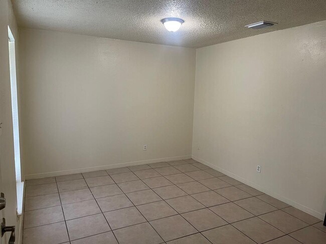 Building Photo - 8803 Donley Dr