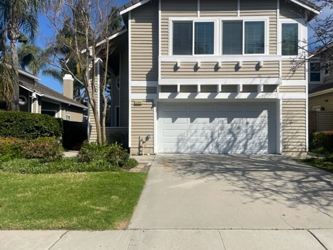 Primary Photo - 12015 River Grove Court Moorpark, CA 93021
