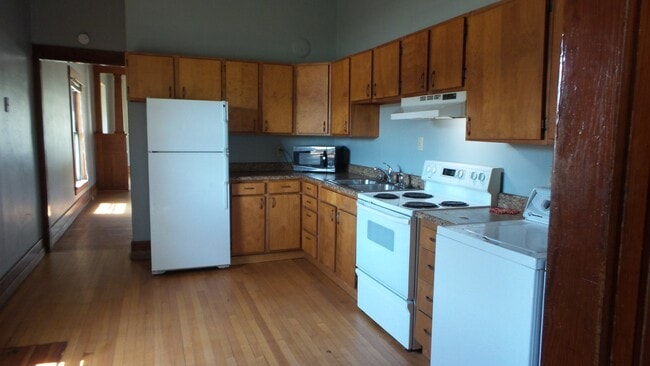 Building Photo - 620 Medary Ave