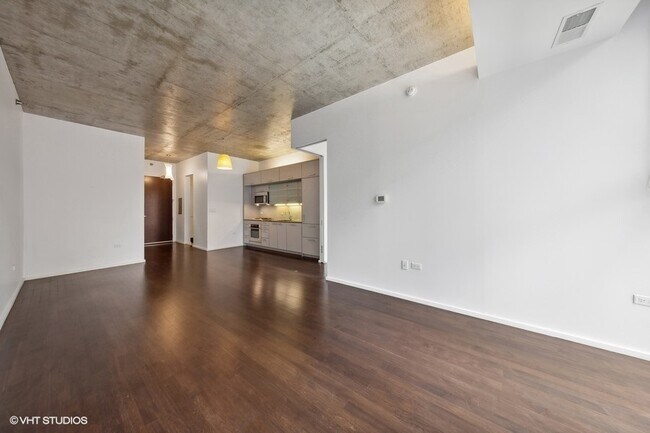 Foto del edificio - 550 N Saint Clair St