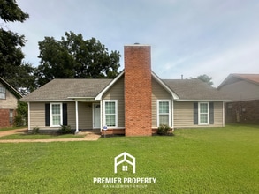 Building Photo - 6516 Lake Valley Dr
