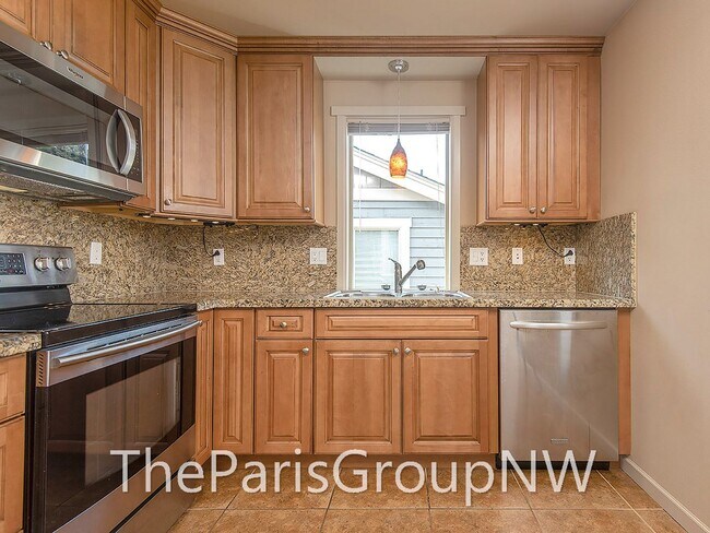 Building Photo - Gorgeous 2011 Downtown Kirkland 1BR Apt * ...