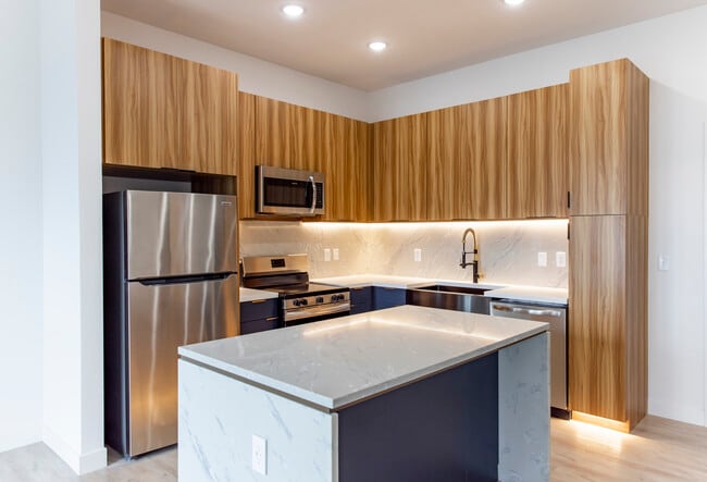 Wonderland Kitchen - Lux: Wonderland in Crossroads / Katz on Main