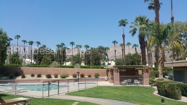 Foto del edificio - Great 3 bedroom Indian Hills Home