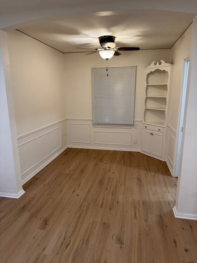 Dinning room - 5981 Guthrie Ave