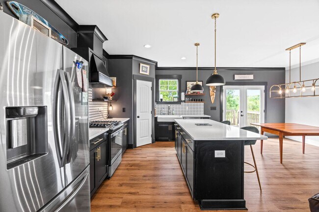 Foto del edificio - 3 Bedroom, 2 Bath Home on 6 Private Acres – $1,950/Month