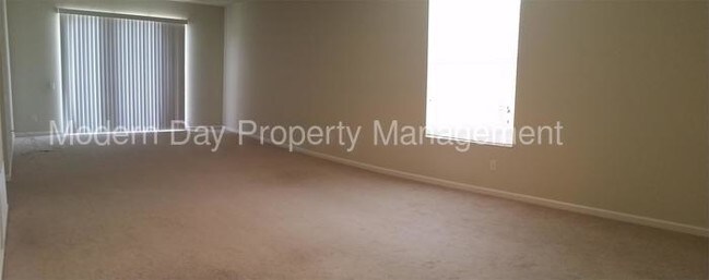 Building Photo - 14794 Wake Robin Dr
