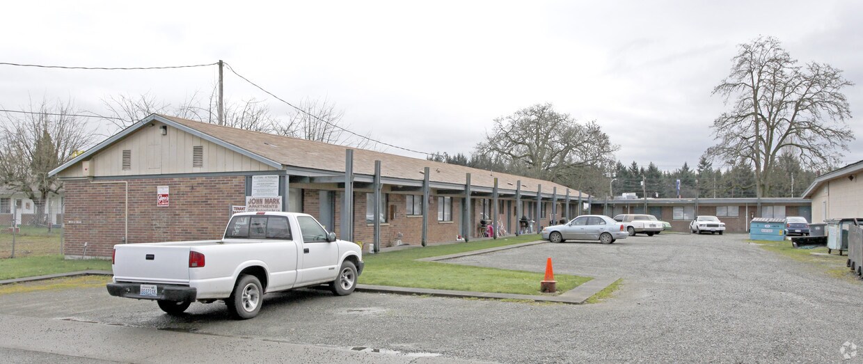 Foto principal - 15121 Washington Ave SW