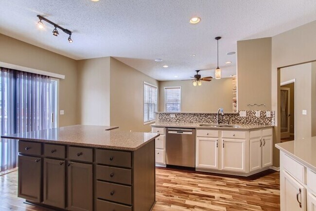 Building Photo - 1810 Penstemon Lane, Shakopee, MN, 55379