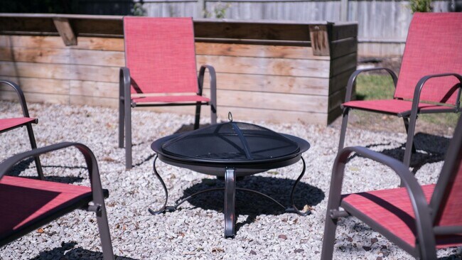 Foto del edificio - Fully Furnished Ranch Home in Birmingham, MI w/ All Utilities Included