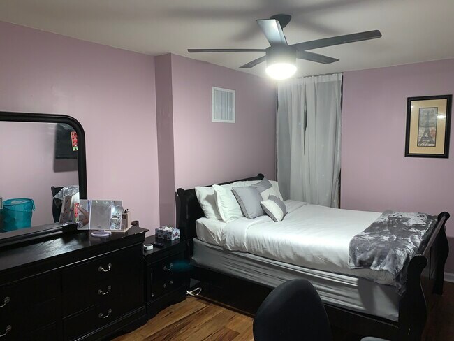 habitación 1 - 620 Peachtree St NE