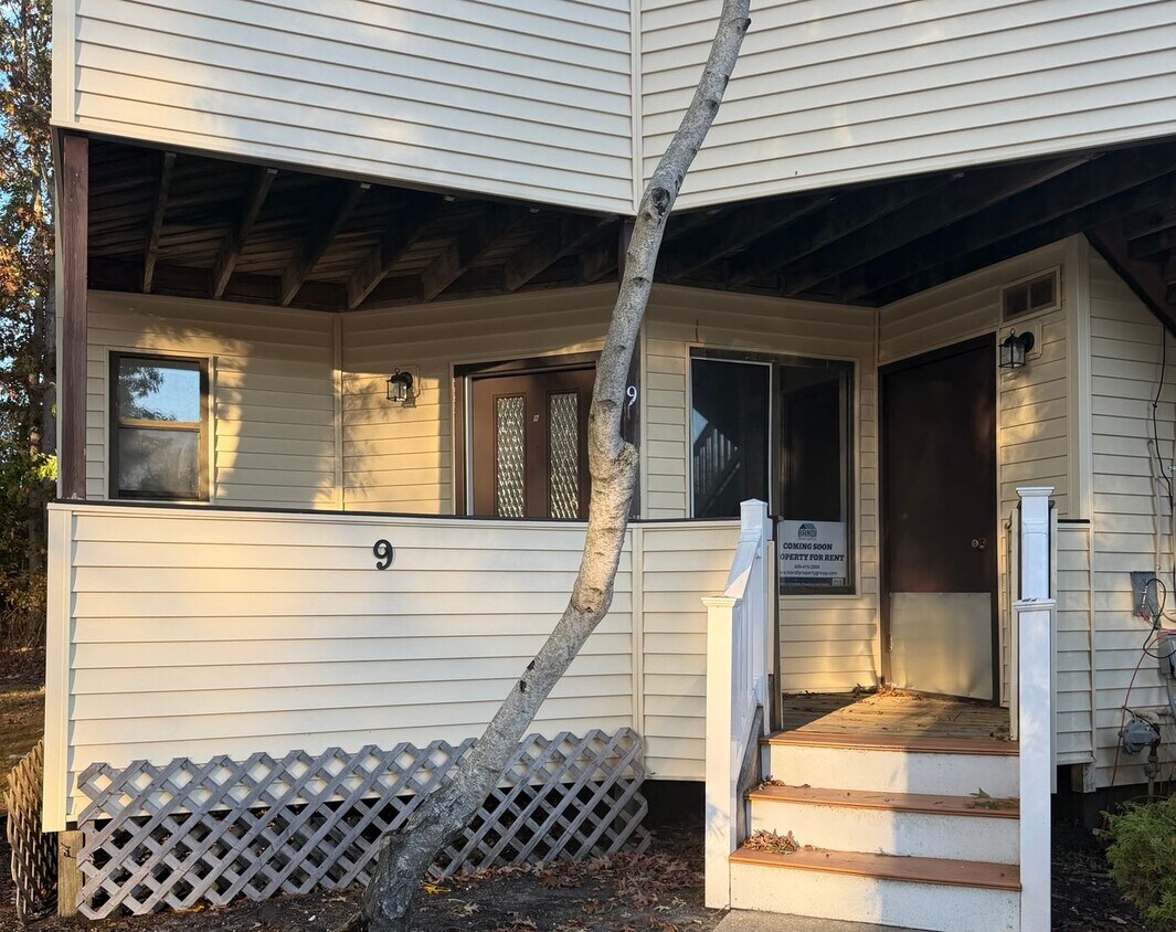 Foto principal - 1 Bedroom, 1 bathroom first floor apartmen...