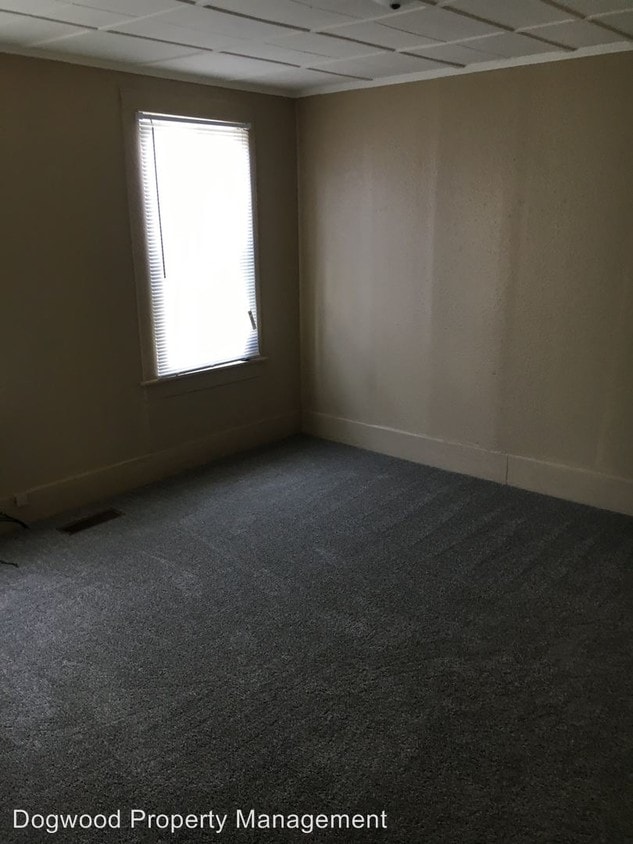 Building Photo - 300 E Broad St