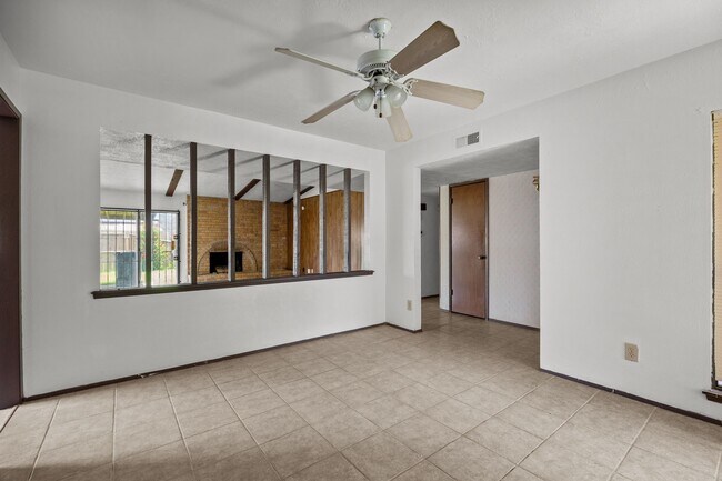 Foto del edificio - 15619 Fall Briar Dr