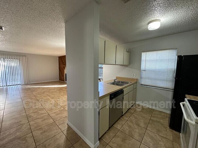 Building Photo - 2551 Medley Ct