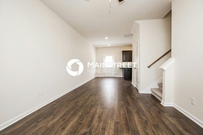 Building Photo - 3 Bedroom Pet-Friendly Home in La Vergne, TN with Main Street Renewal