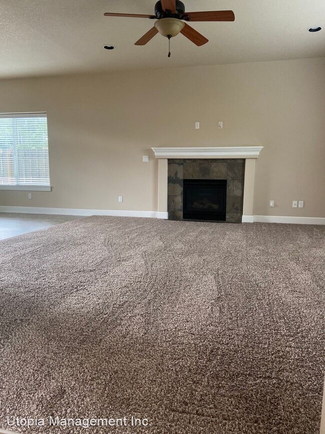 Building Photo - 3 br, 2.5 bath House - 4438 SE Hillyard Ct