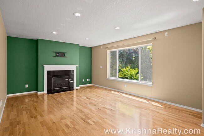 Building Photo - Beautiful  3BD* 2.5 BA* Single Family Home...