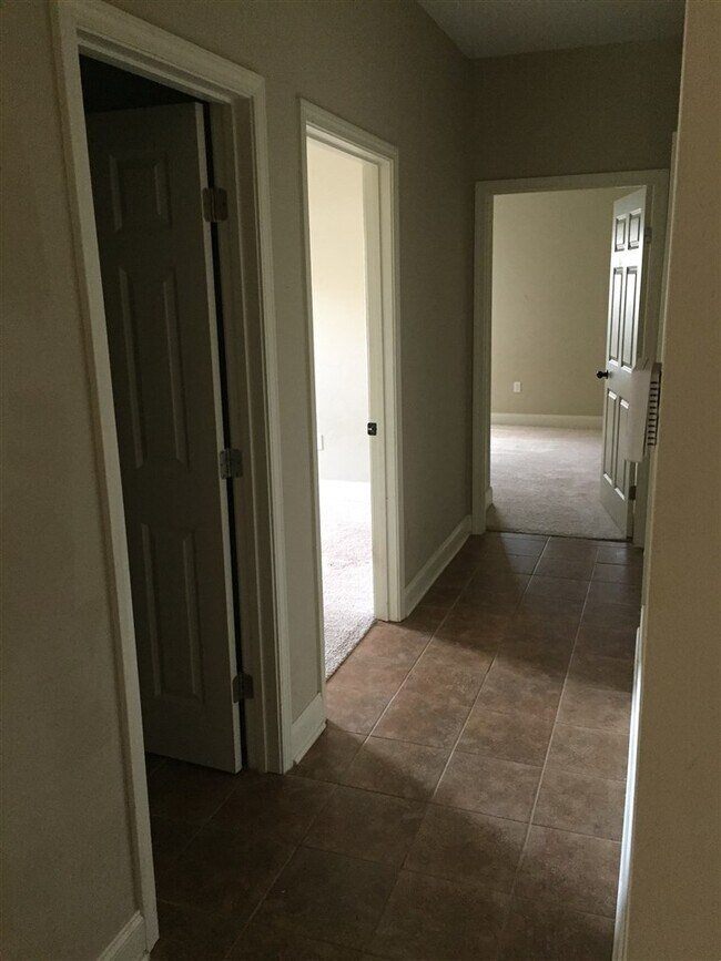 Building Photo - 523 Kate Lofton Dr
