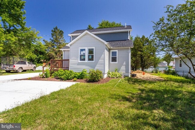 Foto del edificio - 1227 Tyler Ave