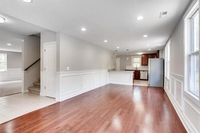 Foto del edificio - 6605 Windsor Mill, Gwynn Oak, MD, 21207