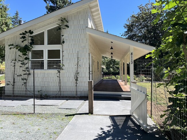 Building Photo - 8113 Sand Dollar Ln