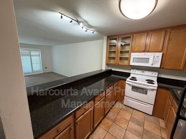 Foto del edificio - 3030 Suncrest Dr