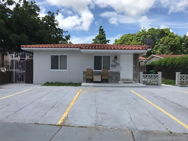 Building Photo - 3990 SW 11th St