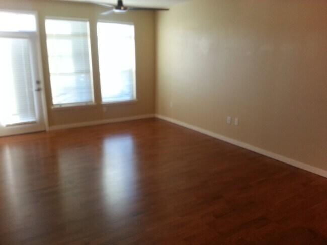 Living room - 13456 Via Varra