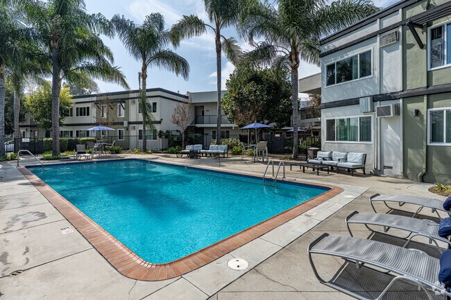 Piscina - The Marquee Apartments