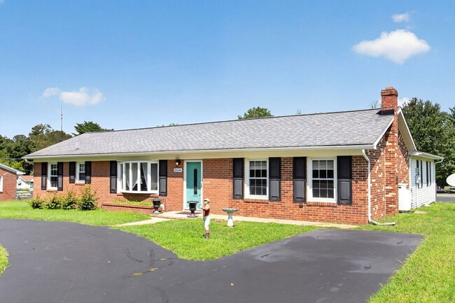 Building Photo - 26646 Three Notch Rd